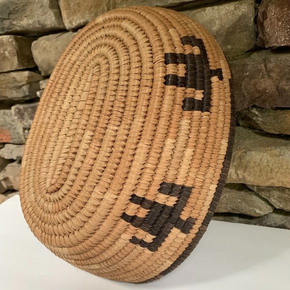 VTG Coiled Seagrass Basket Oval Man Design Boho Decor Wall Art Tan Brown Storage - Picture 5 of 8